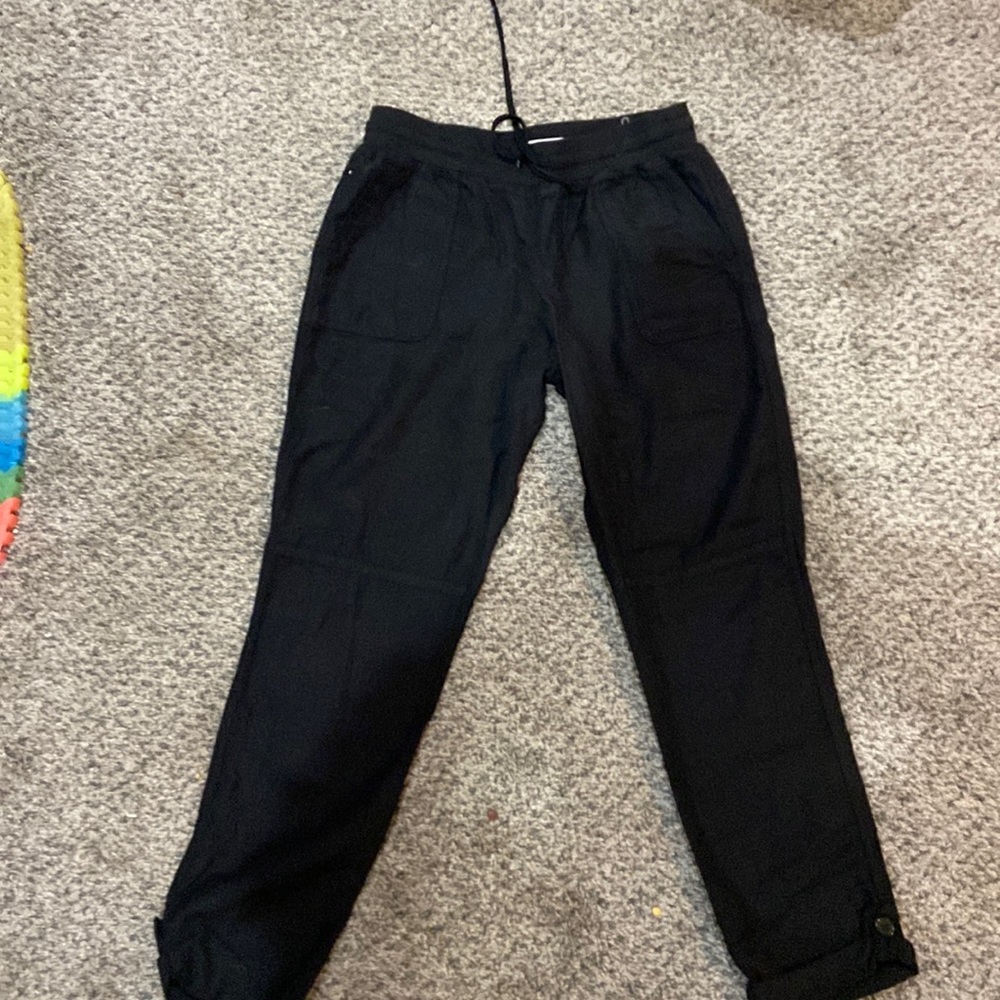 Woman’s Maurice’s capris